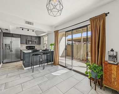 2940 N Oregon Street - Photo Thumbnail 4