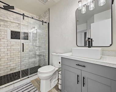 2940 N Oregon Street - Photo Thumbnail 15