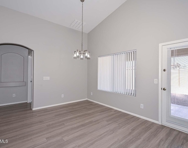 25726 W Victory Street - Photo Thumbnail 9