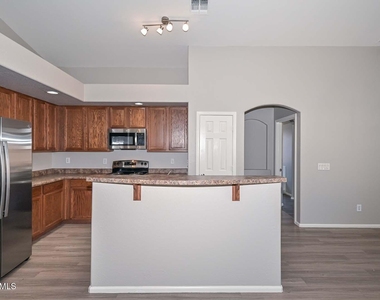 25726 W Victory Street - Photo Thumbnail 10