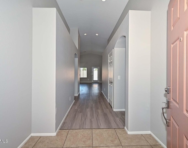 25726 W Victory Street - Photo Thumbnail 3