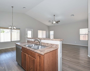 25726 W Victory Street - Photo Thumbnail 13