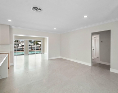 1525 Se 6th Street - Photo Thumbnail 12
