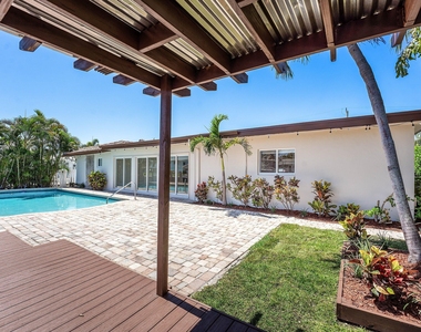 1525 Se 6th Street - Photo Thumbnail 50