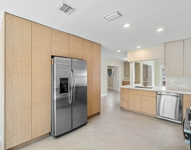 1525 Se 6th Street - Photo Thumbnail 6