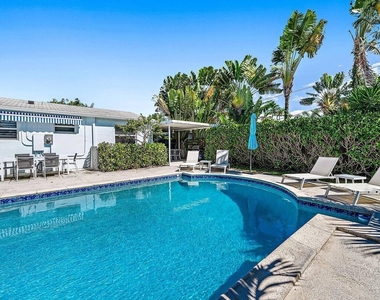 322 Maddock Street - Photo Thumbnail 2