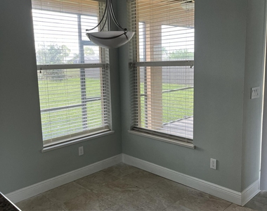 218 Sw Ridgecrest Drive - Photo Thumbnail 4