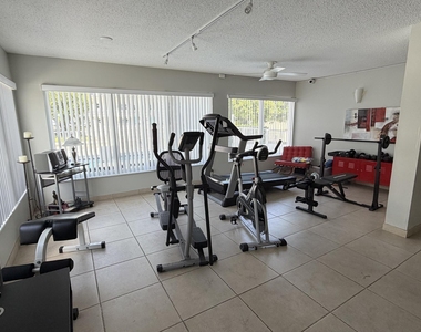 550 Bayshore Drive - Photo Thumbnail 5