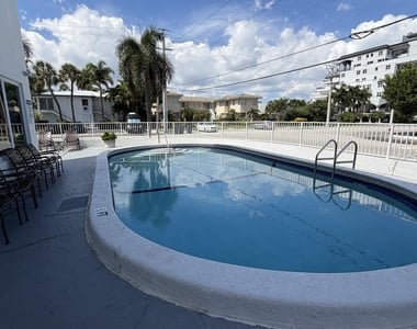 550 Bayshore Drive - Photo Thumbnail 8