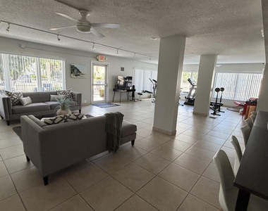 550 Bayshore Drive - Photo Thumbnail 2