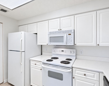 3022 Alcazar Place - Photo Thumbnail 6