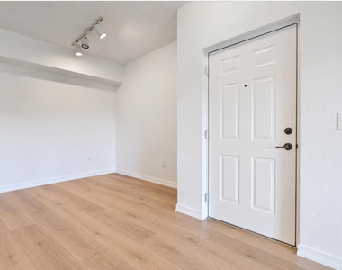 3022 Alcazar Place - Photo Thumbnail 7
