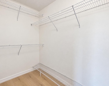 3022 Alcazar Place - Photo Thumbnail 9