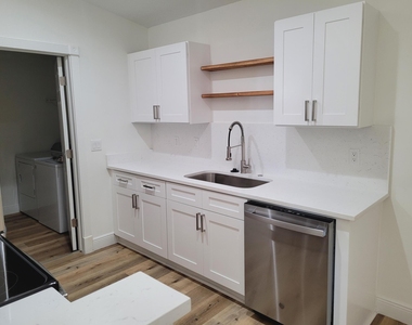 2911 Sw Lucerne Street - Photo Thumbnail 2