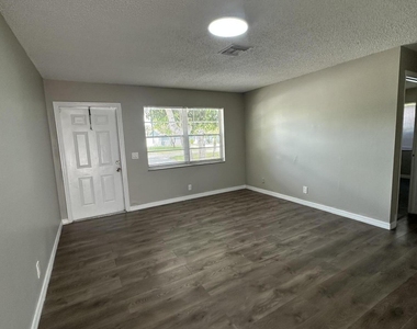 4564 Gulfstream Road - Photo Thumbnail 2