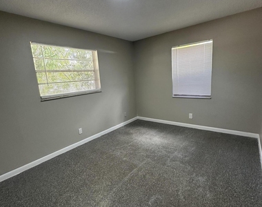 4564 Gulfstream Road - Photo Thumbnail 10