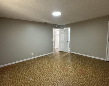4564 Gulfstream Road - Photo Thumbnail 5