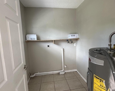 4564 Gulfstream Road - Photo Thumbnail 15