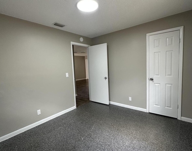4564 Gulfstream Road - Photo Thumbnail 9