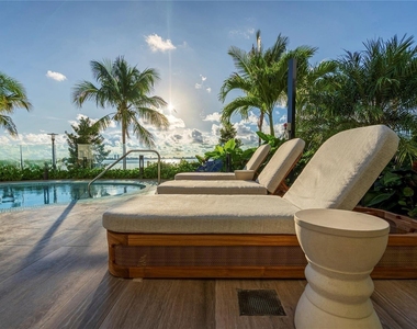 725 Ne 24th Street - Photo Thumbnail 3