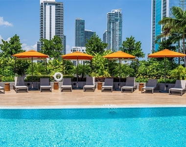 725 Ne 24th Street - Photo Thumbnail 9