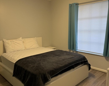 2271 Ne 68th Street - Photo Thumbnail 8