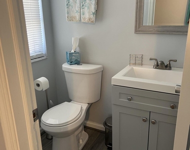 2271 Ne 68th Street - Photo Thumbnail 13
