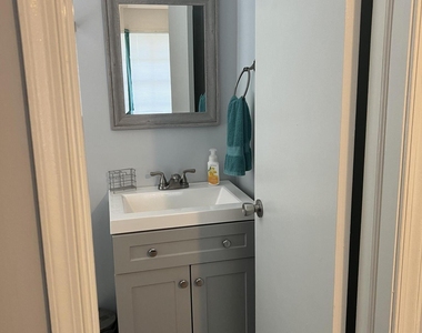 2271 Ne 68th Street - Photo Thumbnail 15