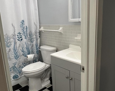 2271 Ne 68th Street - Photo Thumbnail 6