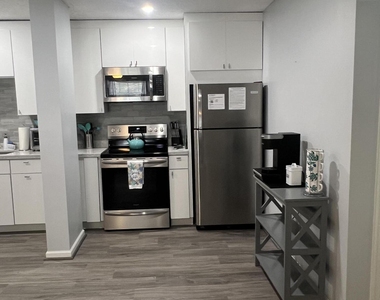 2271 Ne 68th Street - Photo Thumbnail 4