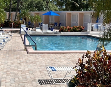 2271 Ne 68th Street - Photo Thumbnail 17