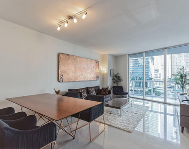 475 Brickell Avenue - Photo Thumbnail 21