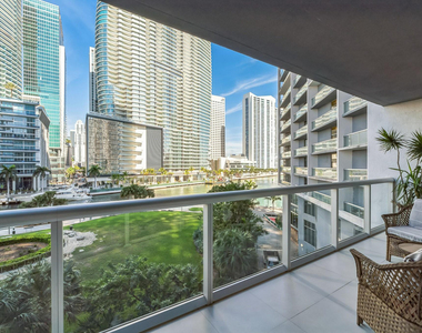 475 Brickell Avenue - Photo Thumbnail 22