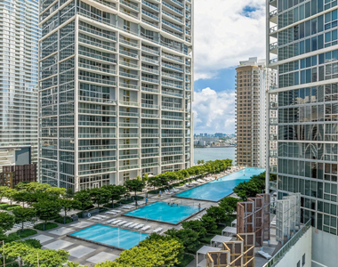 475 Brickell Avenue - Photo Thumbnail 34