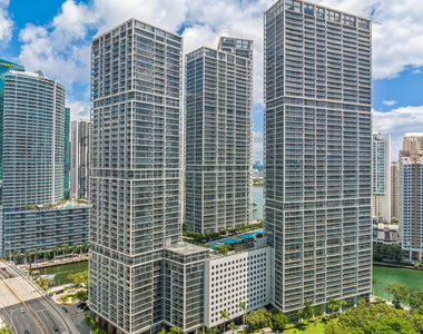 475 Brickell Avenue - Photo Thumbnail 33