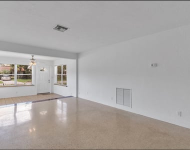 1315 Buchanan Street - Photo Thumbnail 3