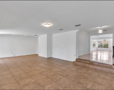 1315 Buchanan Street - Photo Thumbnail 12