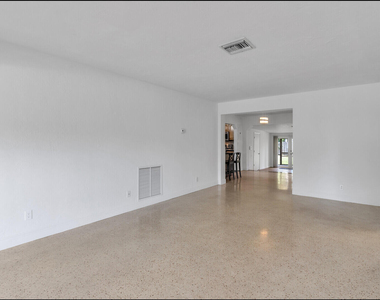 1315 Buchanan Street - Photo Thumbnail 5