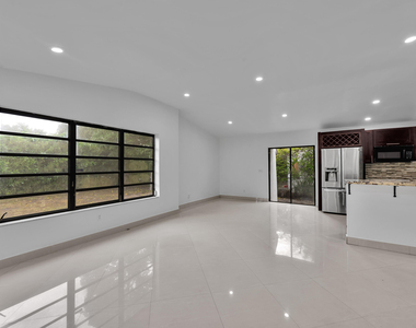 17551 Ne 5th Avenue - Photo Thumbnail 19