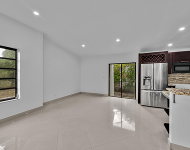 17551 Ne 5th Avenue - Photo Thumbnail 10