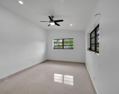 17551 Ne 5th Avenue - Photo Thumbnail 23