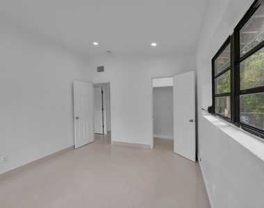 17551 Ne 5th Avenue - Photo Thumbnail 27