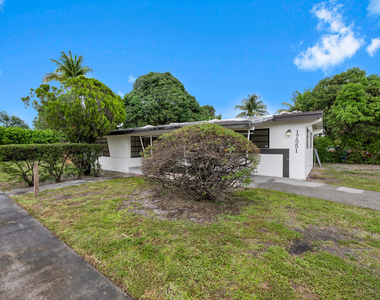 17551 Ne 5th Avenue - Photo Thumbnail 1