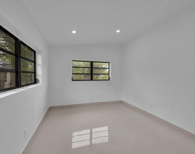17551 Ne 5th Avenue - Photo Thumbnail 26