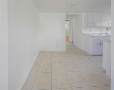 201 S J Street - Photo Thumbnail 3