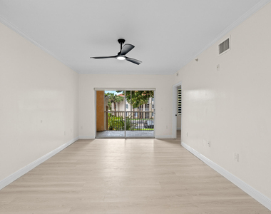 11721 W Atlantic Boulevard - Photo Thumbnail 13