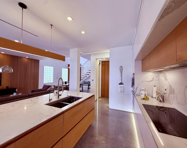 20824 Ne 30th Place - Photo Thumbnail 11