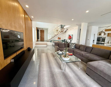20824 Ne 30th Place - Photo Thumbnail 7