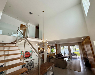 20824 Ne 30th Place - Photo Thumbnail 8