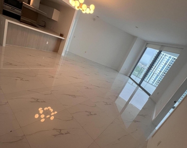 17111 Biscayne Boulevard - Photo Thumbnail 9